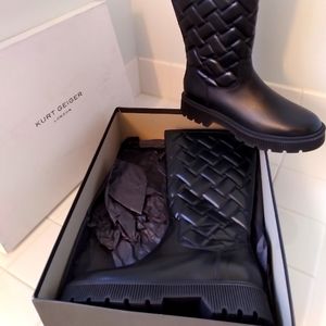 New Gorgeous black leather boots